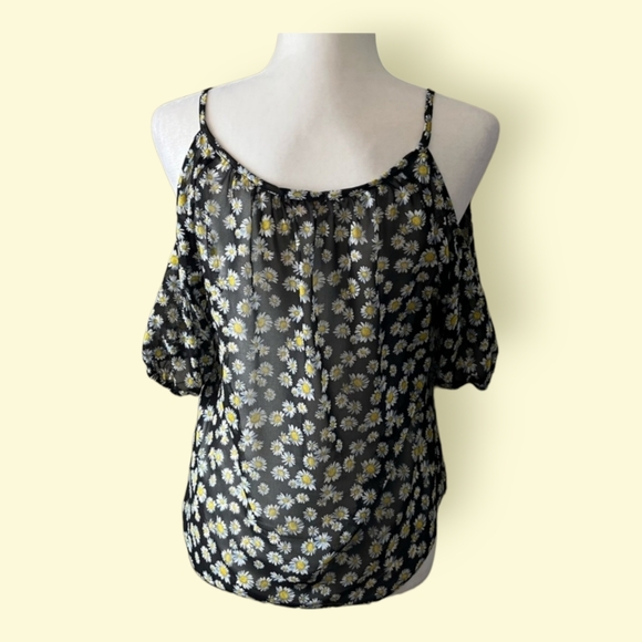 BONGO Cold Shoulder Blouse Sz M - Picture 5 of 6